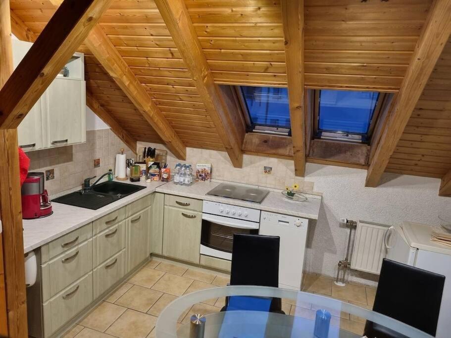 Gemuetliche Dachgeschosswohnung Эрфурт Экстерьер фото